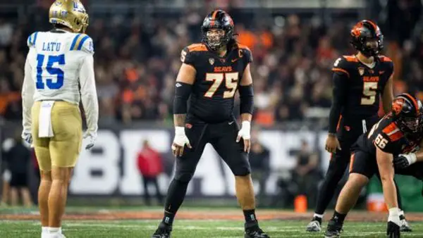 Offensive Line:  Talies Fugua, played college football at Oregon.  